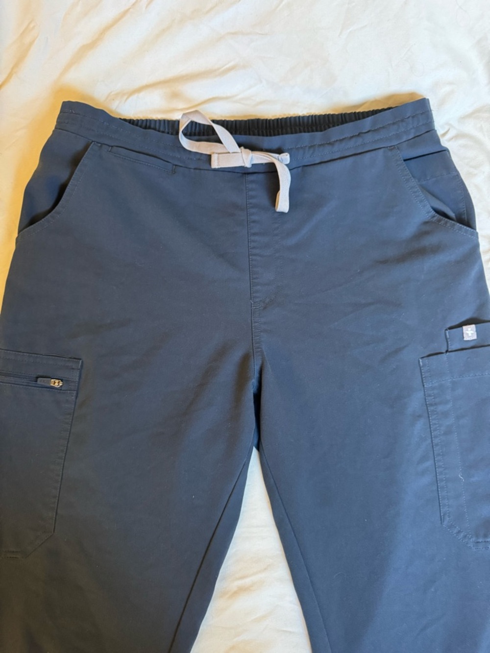 FIGS - Yola Skinny Scrub Pant Dark Harbour. Size: Medium TALL - Picture 3 of 6